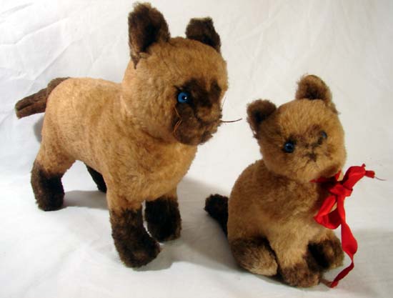 plush siamese cats